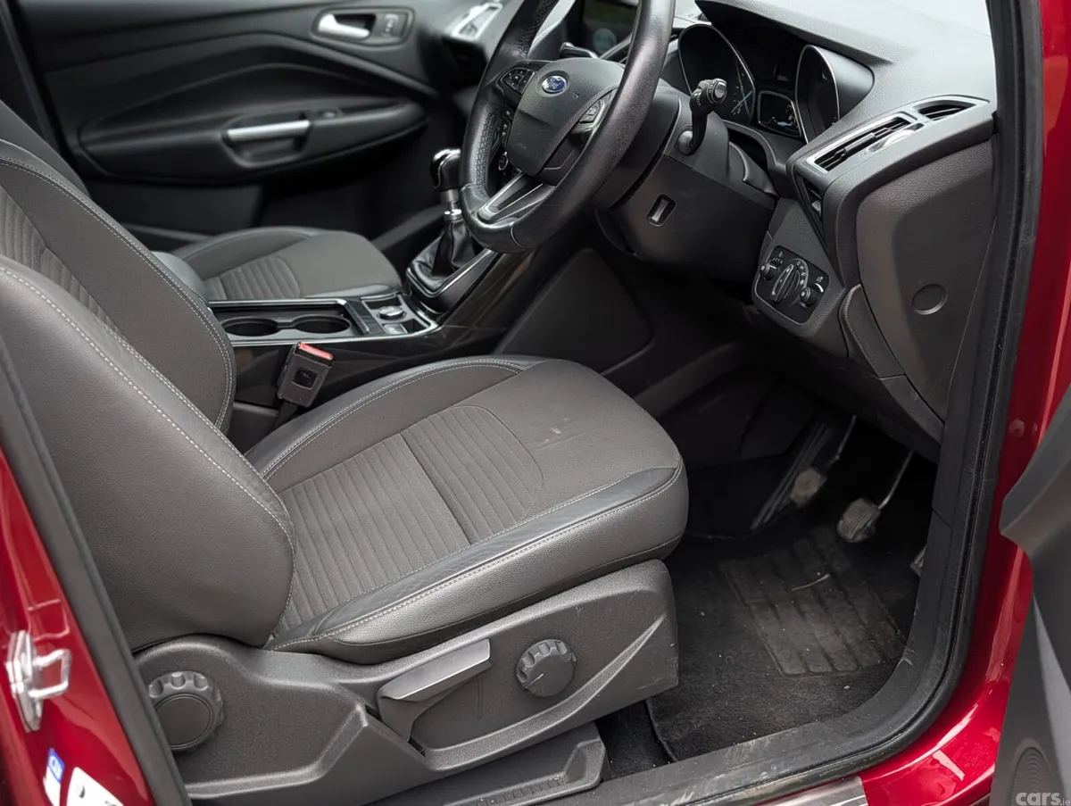 Ford Kuga SUV, Diesel, 2019, Red