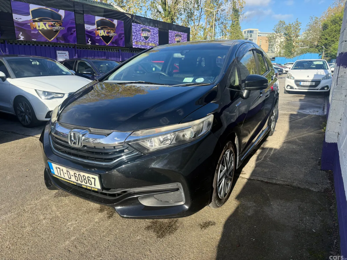 Honda Shuttle MPV, Petrol Hybrid, 2017, Black