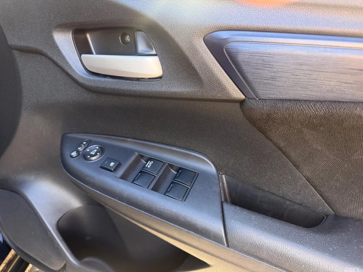 Honda Shuttle MPV, Petrol Hybrid, 2017, Black