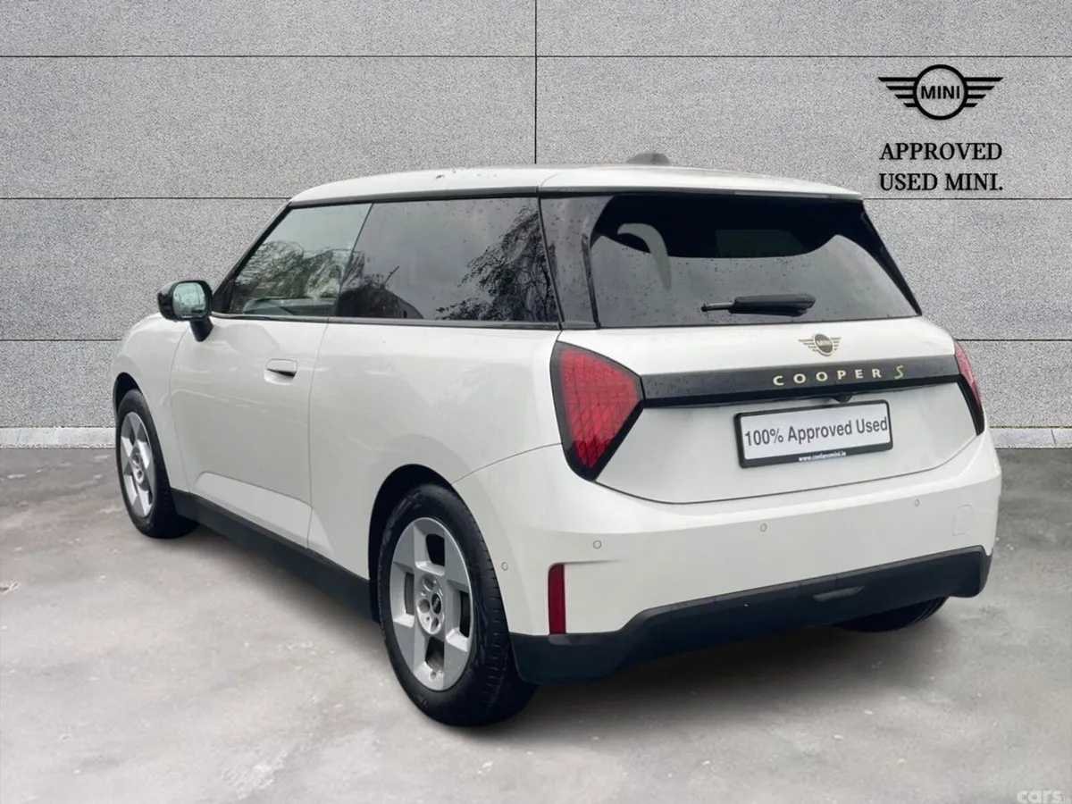 Mini Cooper Hatchback, Electric, 2025, White
