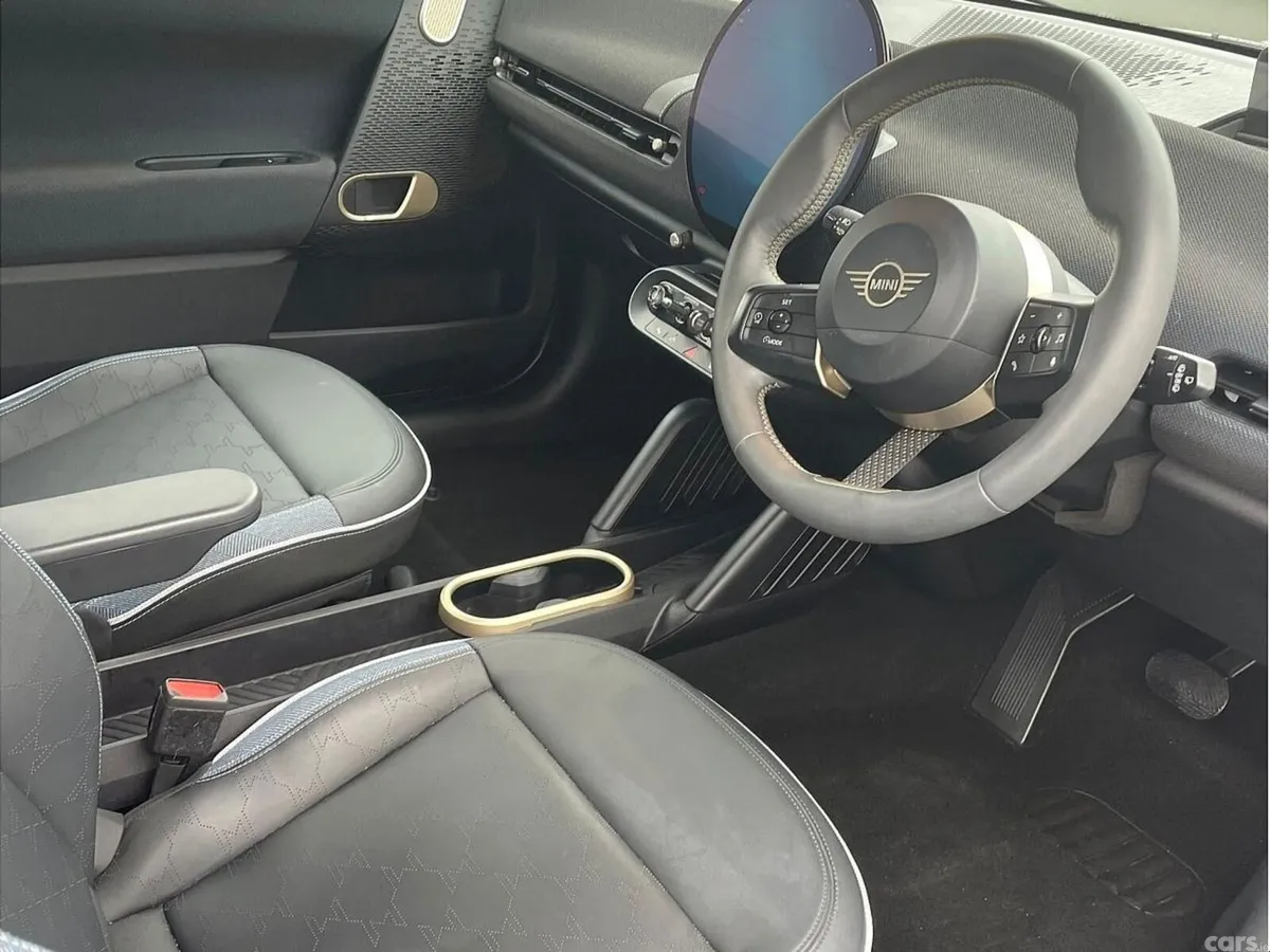Mini Cooper Hatchback, Electric, 2025, White