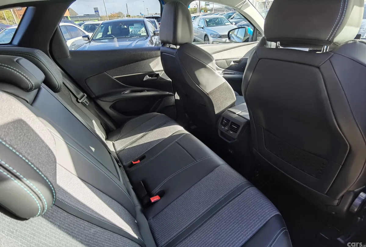 Peugeot 3008 MPV, Petrol Plug-in Hybrid, 2021, Blue
