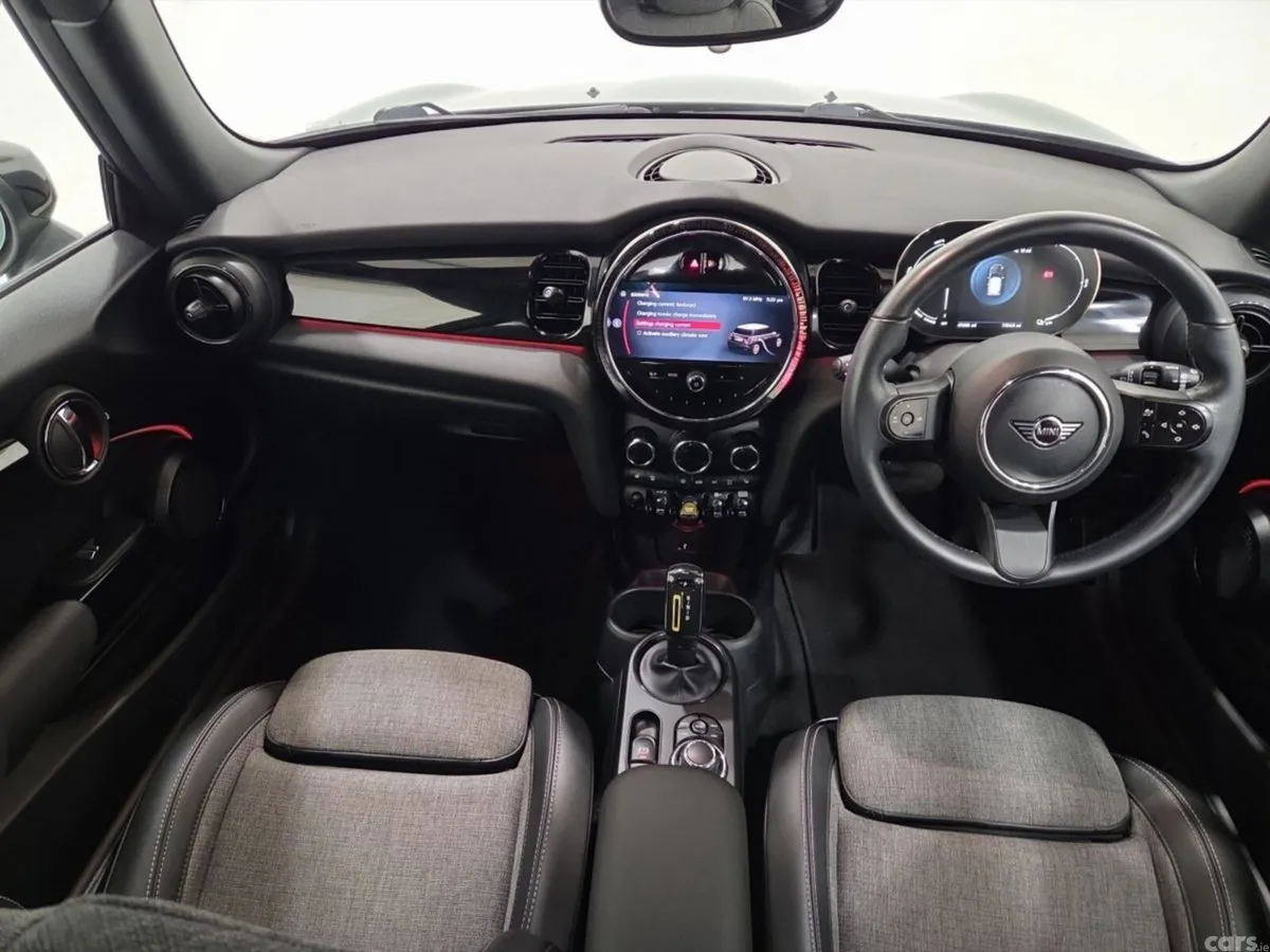 Mini Cooper Hatchback, Electric, 2022, Green