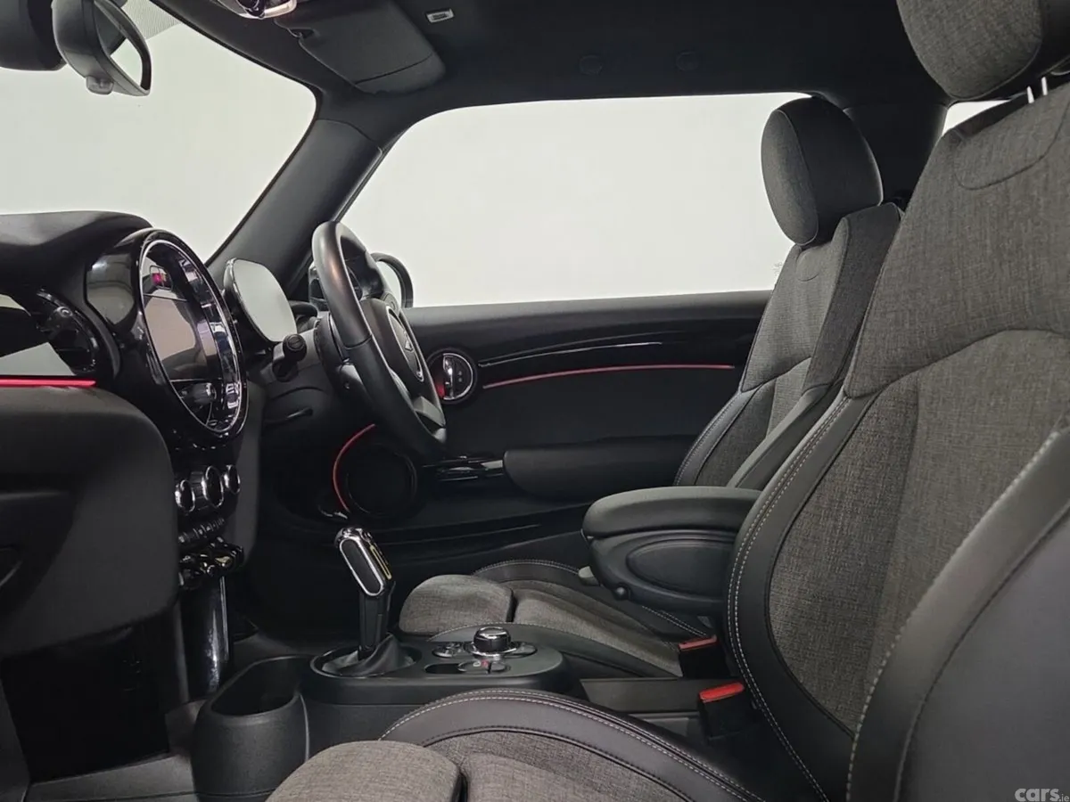 Mini Cooper Hatchback, Electric, 2022, Green