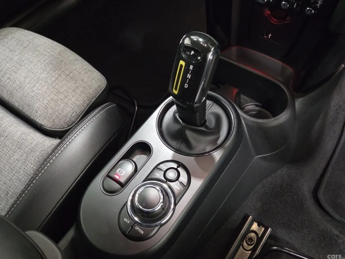 Mini Cooper Hatchback, Electric, 2022, Green