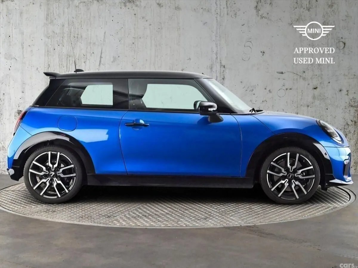 Mini Cooper Hatchback, Petrol, 2026, Blue