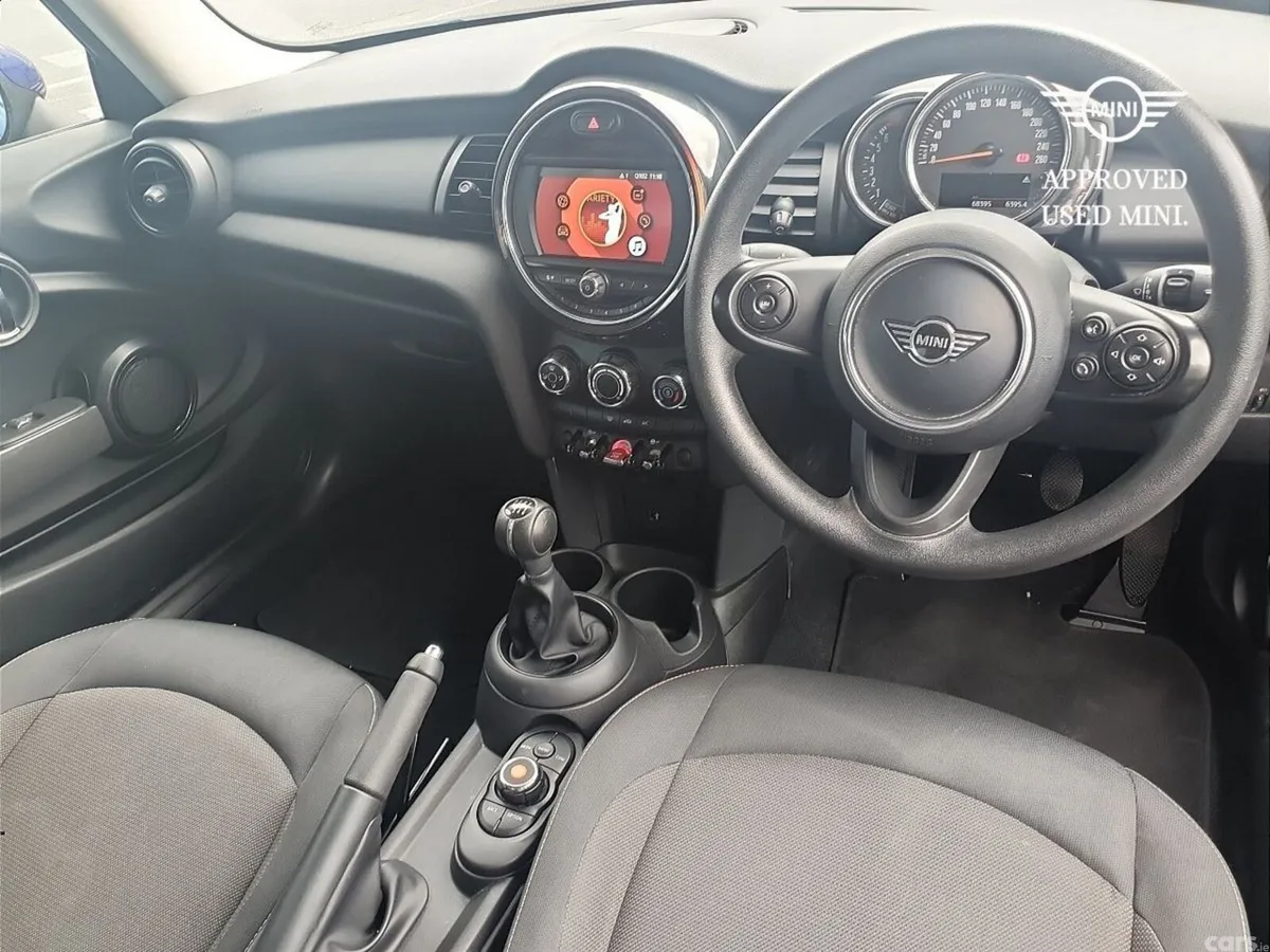 Mini Cooper Hatchback, Petrol, 2019, Blue