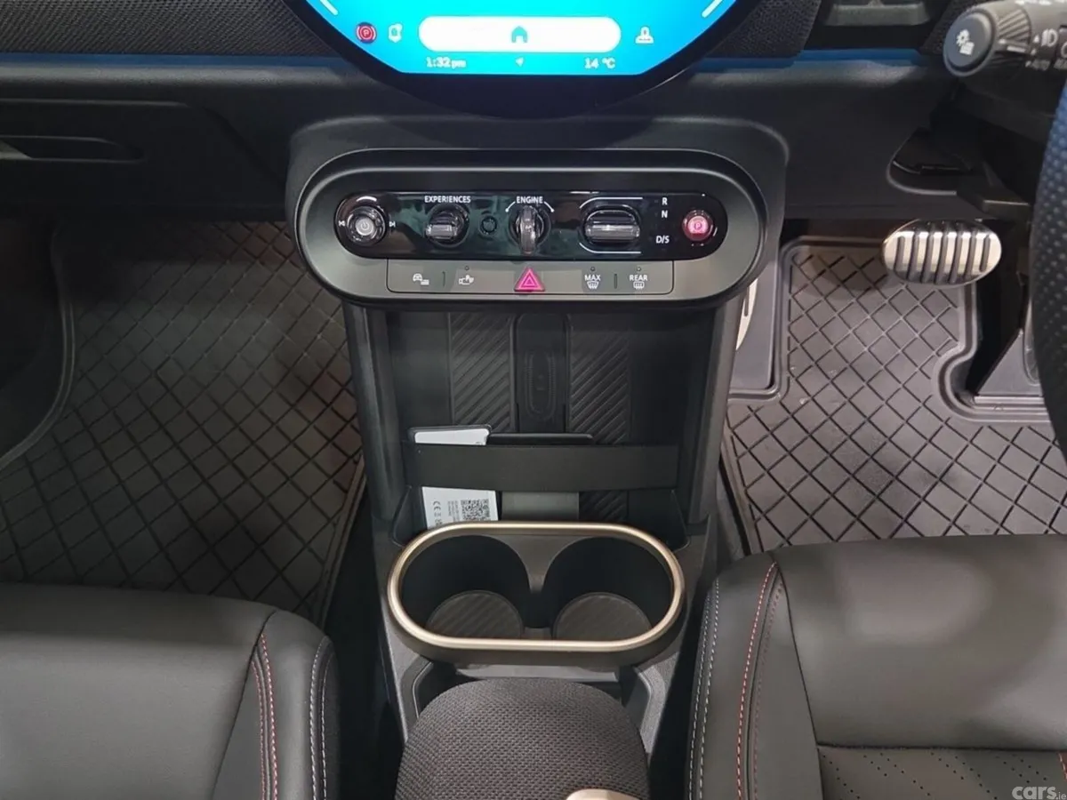 Mini Cooper Hatchback, Petrol, 2026, Red