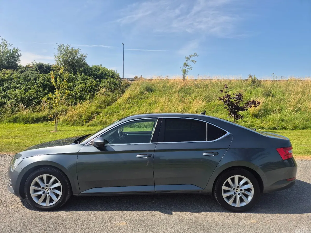 Skoda Superb Saloon, Diesel, 2021, Grey