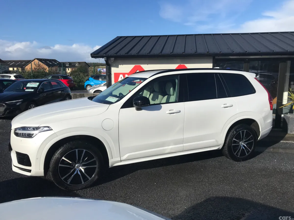 Volvo XC90 SUV, Petrol Plug-in Hybrid, 2023, White