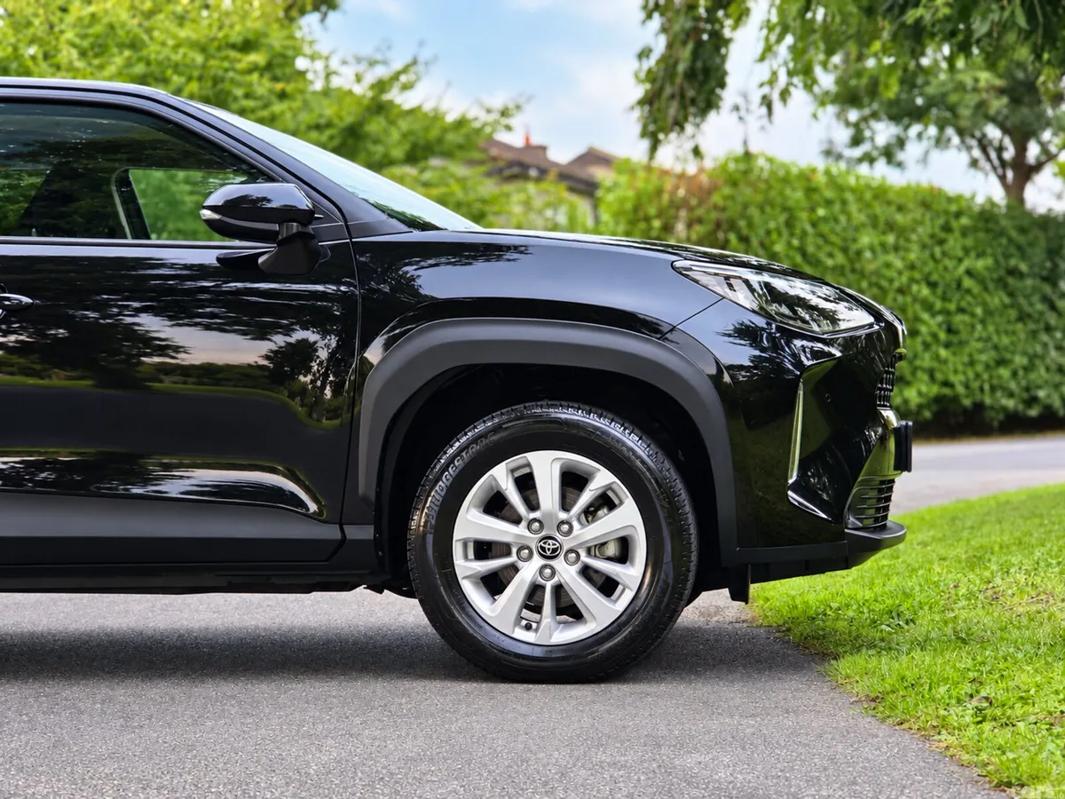Toyota Yaris Cross Estate, Petrol Hybrid, 2021, Black