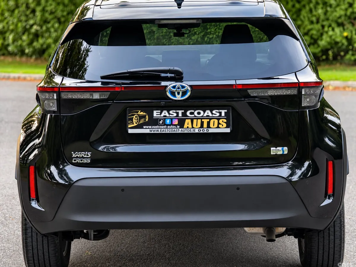 Toyota Yaris Cross Estate, Petrol Hybrid, 2021, Black