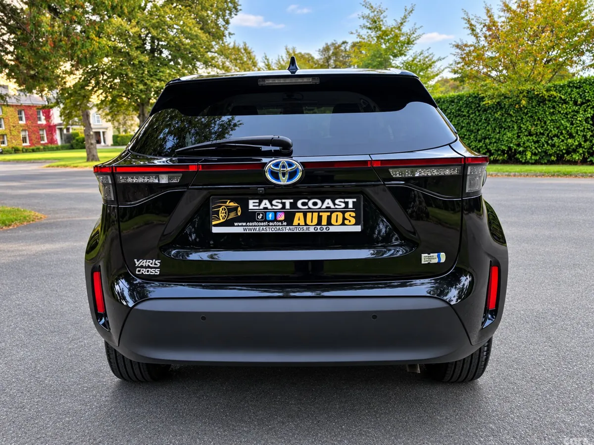 Toyota Yaris Cross Estate, Petrol Hybrid, 2021, Black