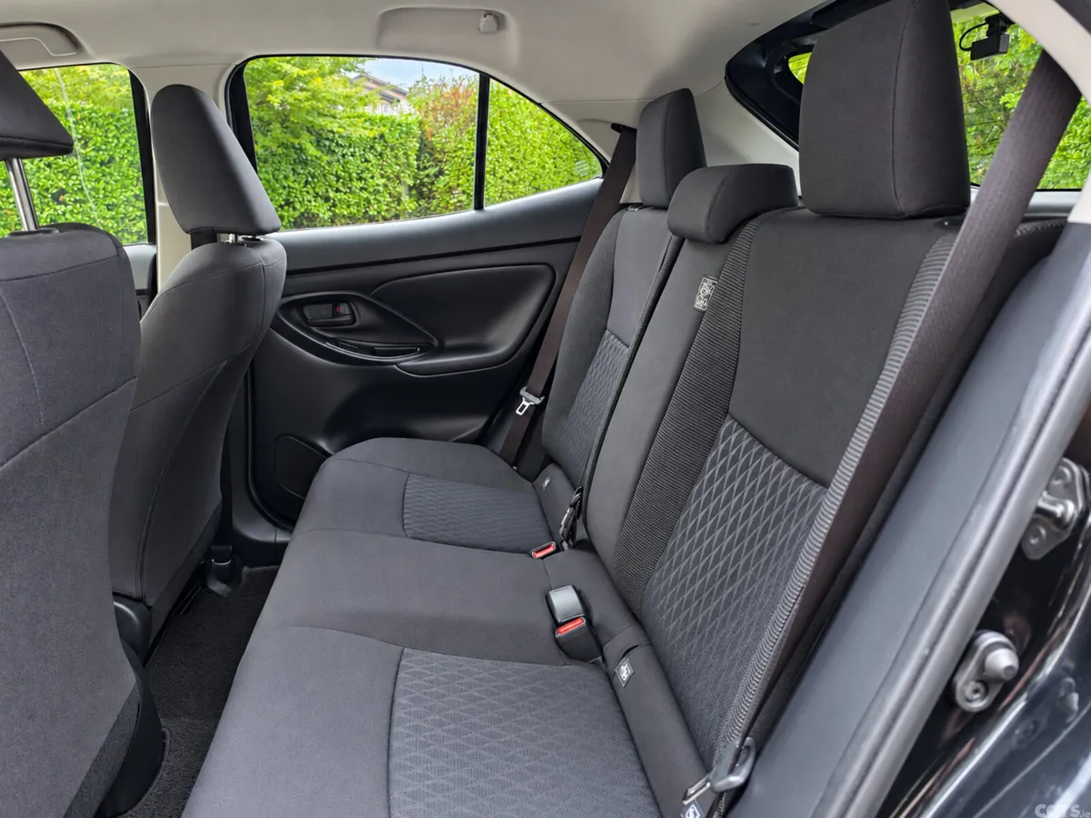 Toyota Yaris Cross Estate, Petrol Hybrid, 2021, Black