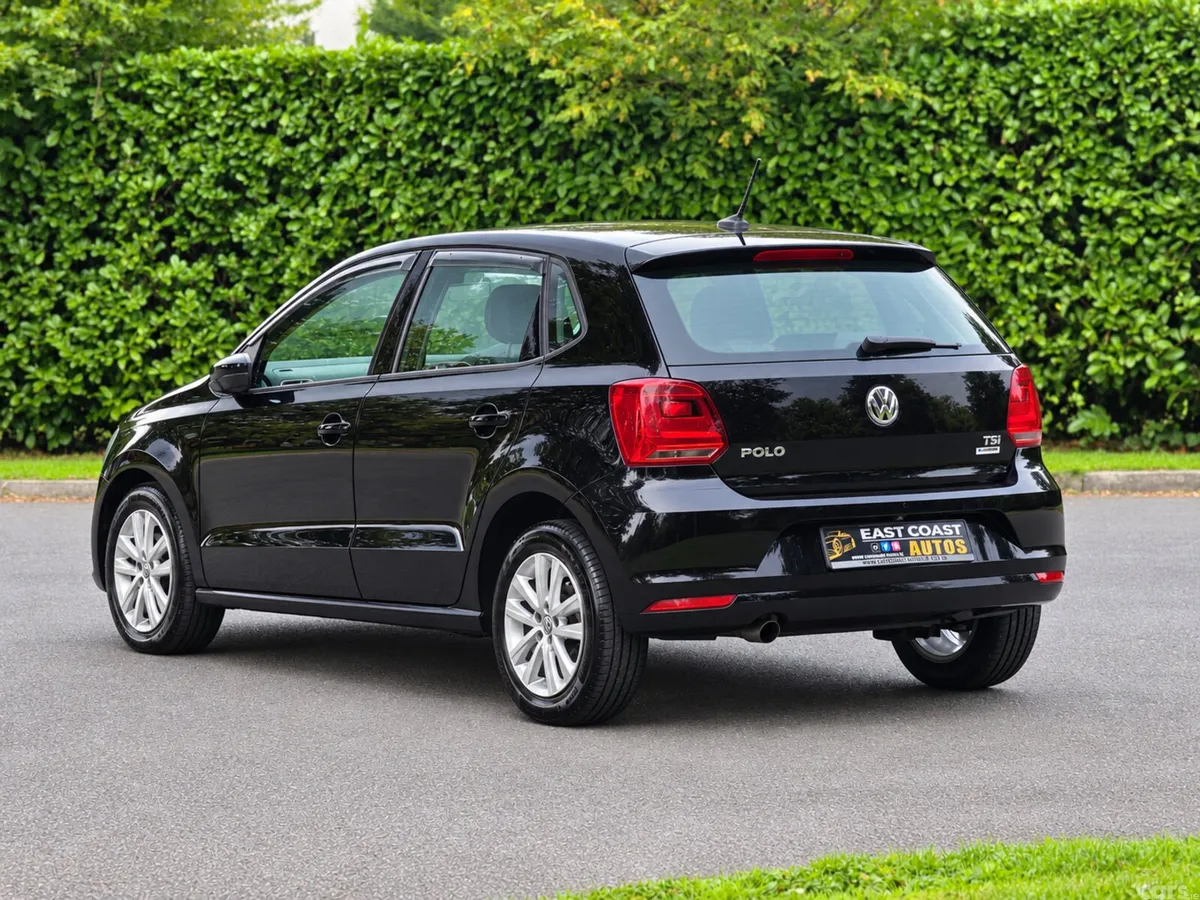 Volkswagen Polo Hatchback, Petrol, 2017, Red