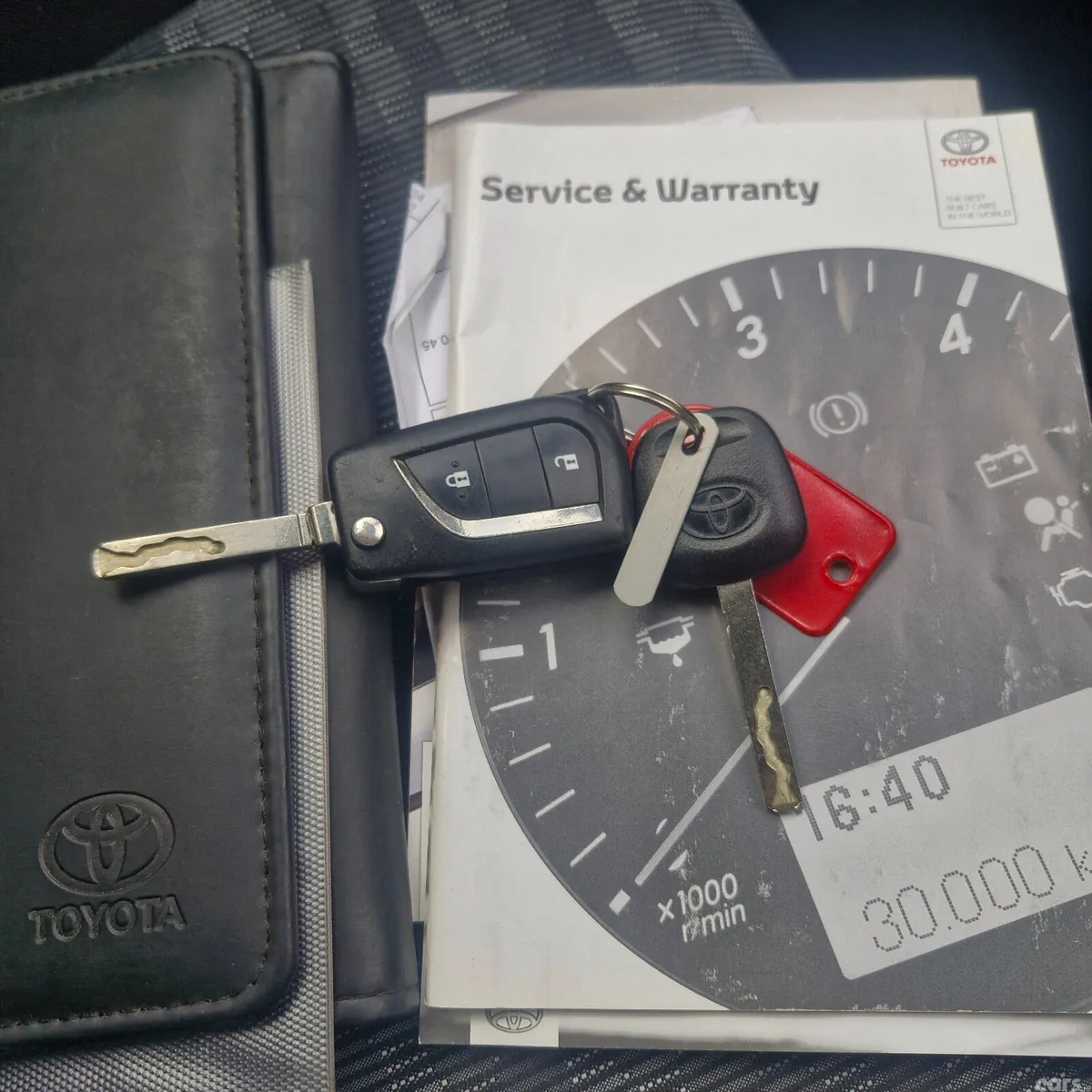 Toyota Yaris Hatchback, Petrol, 2016, Red
