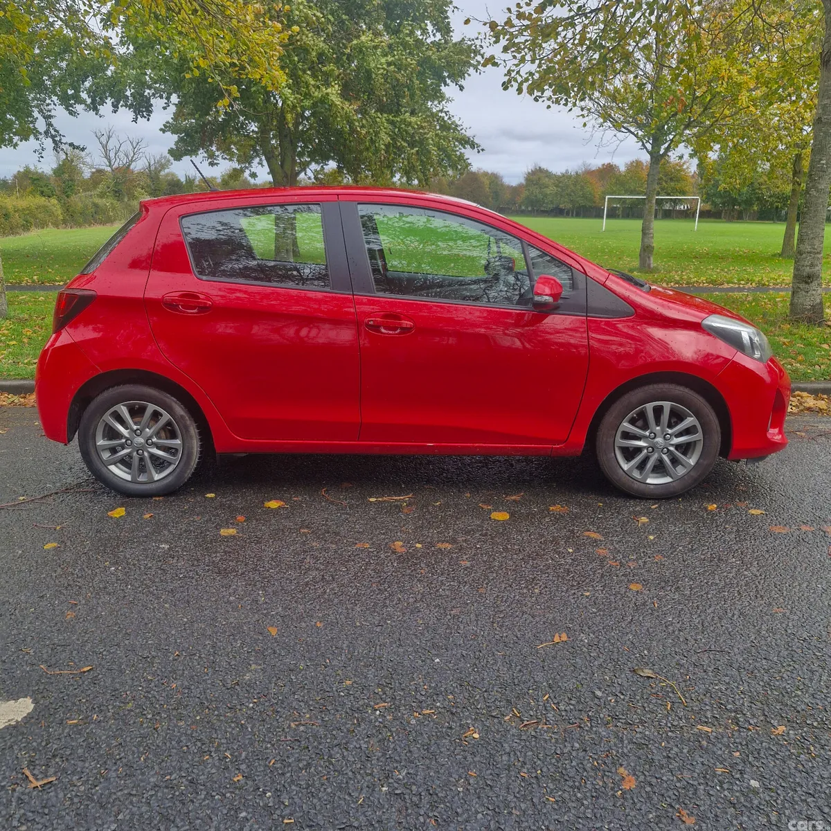 Toyota Yaris Hatchback, Petrol, 2016, Red