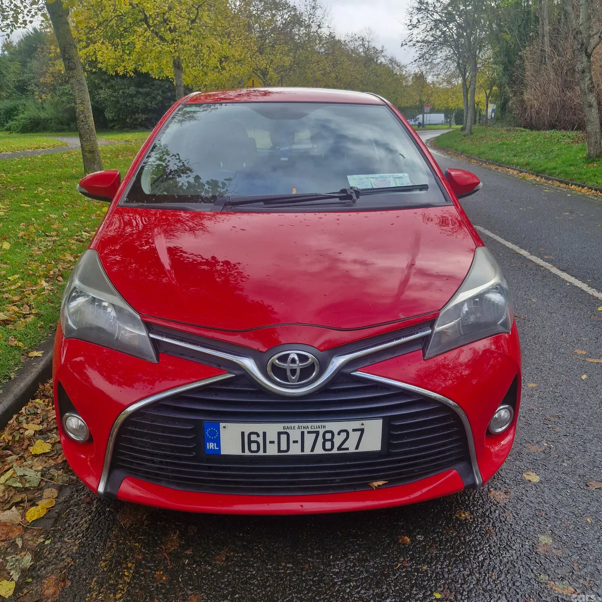 Toyota Yaris Hatchback, Petrol, 2016, Red