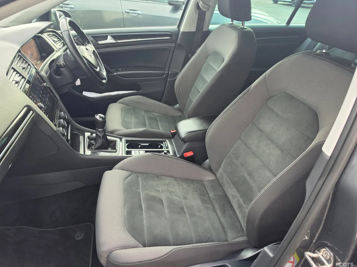 Volkswagen Golf Estate, Petrol, 2018, Grey