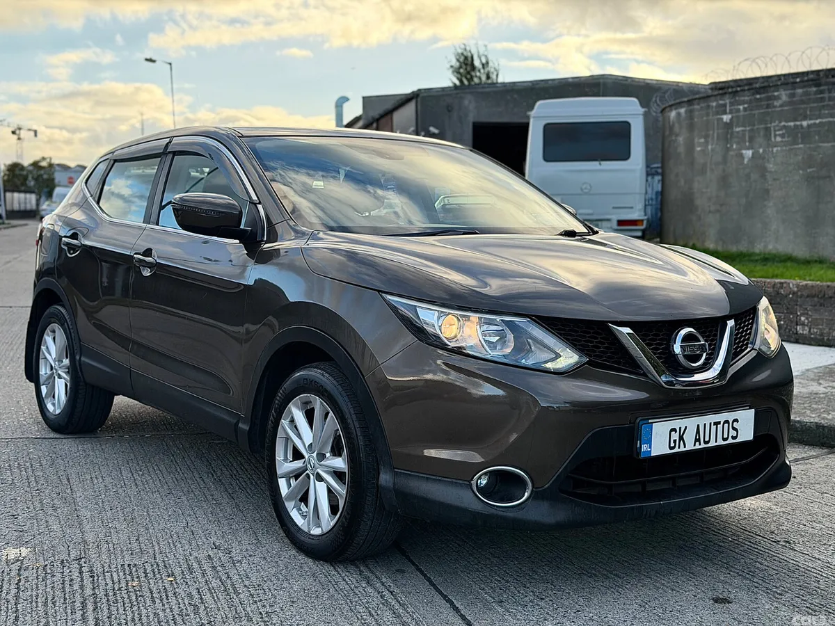 Nissan Qashqai Hatchback, Diesel, 2015, Brown