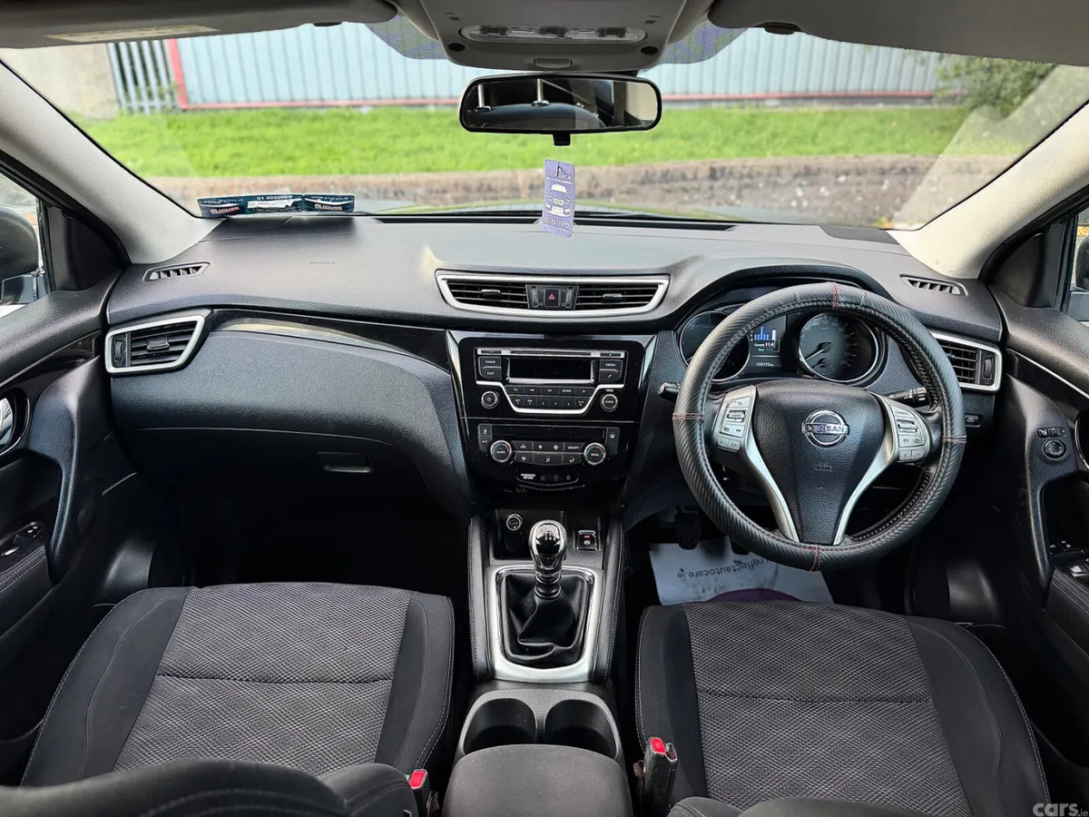 Nissan Qashqai Hatchback, Diesel, 2015, Brown