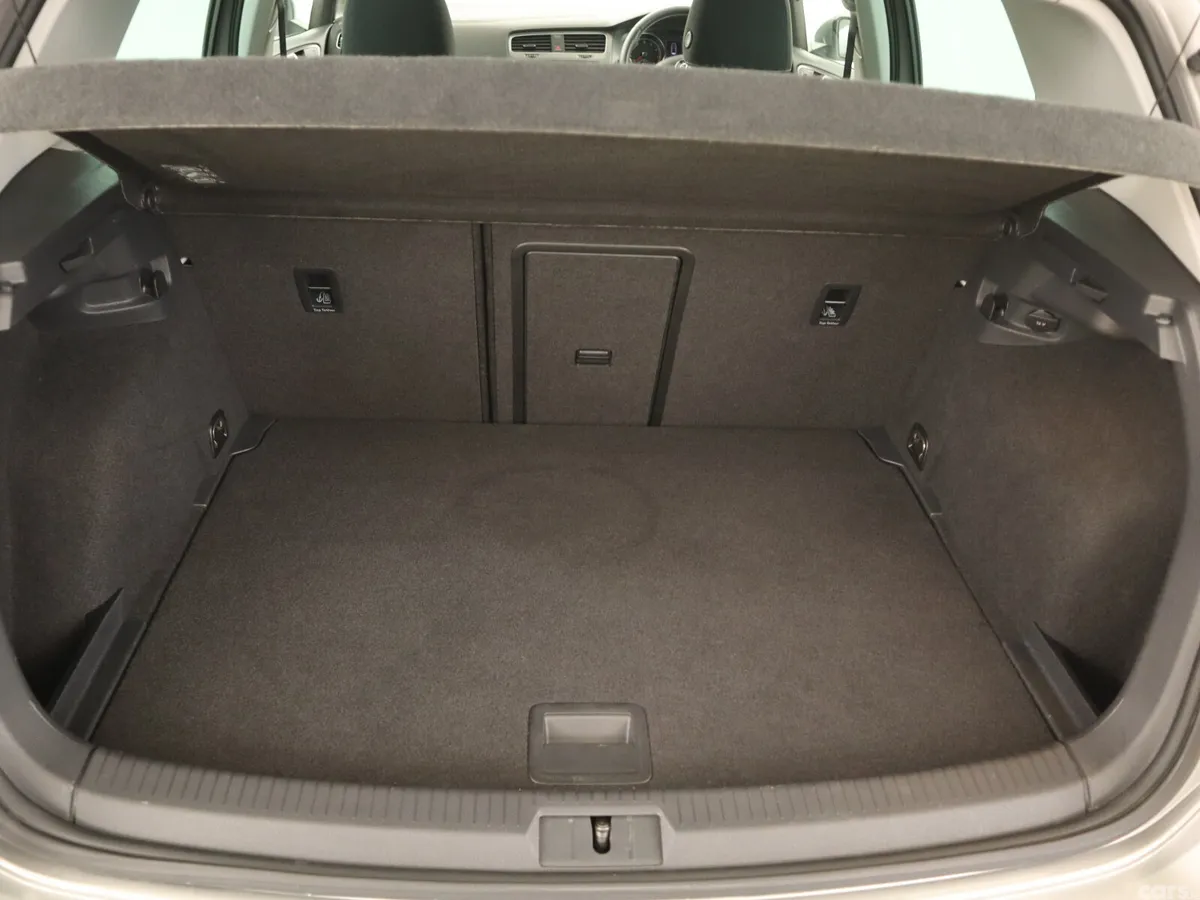 Volkswagen Golf Hatchback, Petrol, 2015, Grey