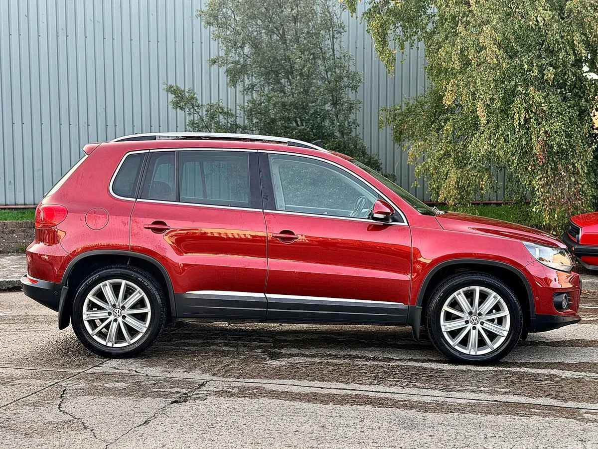 Volkswagen Tiguan SUV, Diesel, 2015, Red