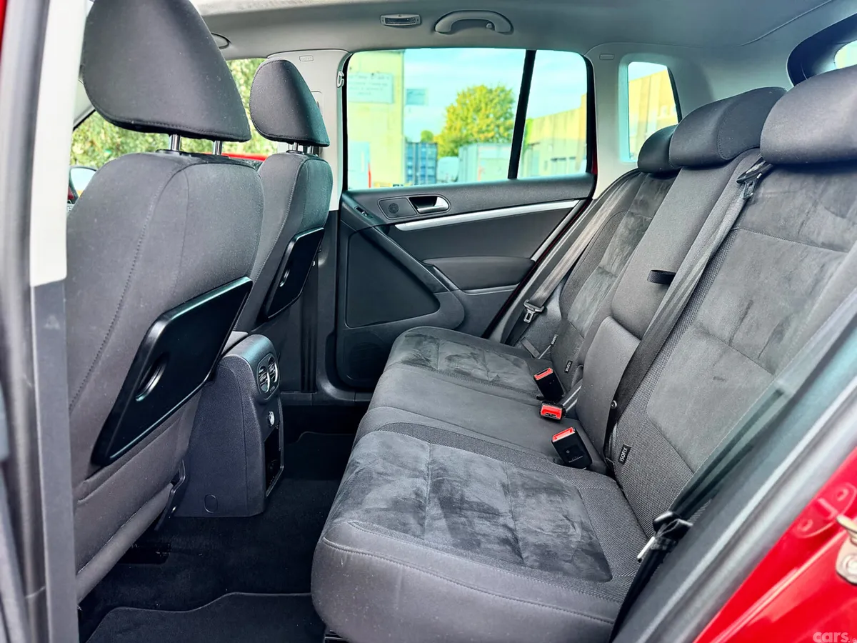 Volkswagen Tiguan SUV, Diesel, 2015, Red