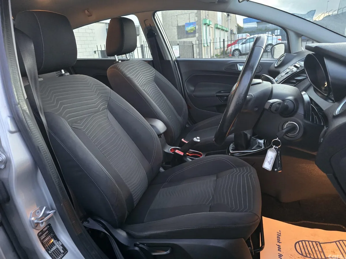 Ford Fiesta Hatchback, Petrol, 2015, Silver