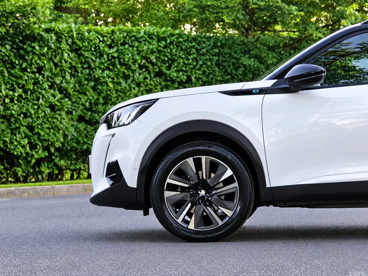 Peugeot 2008 SUV, Electric, 2022, White