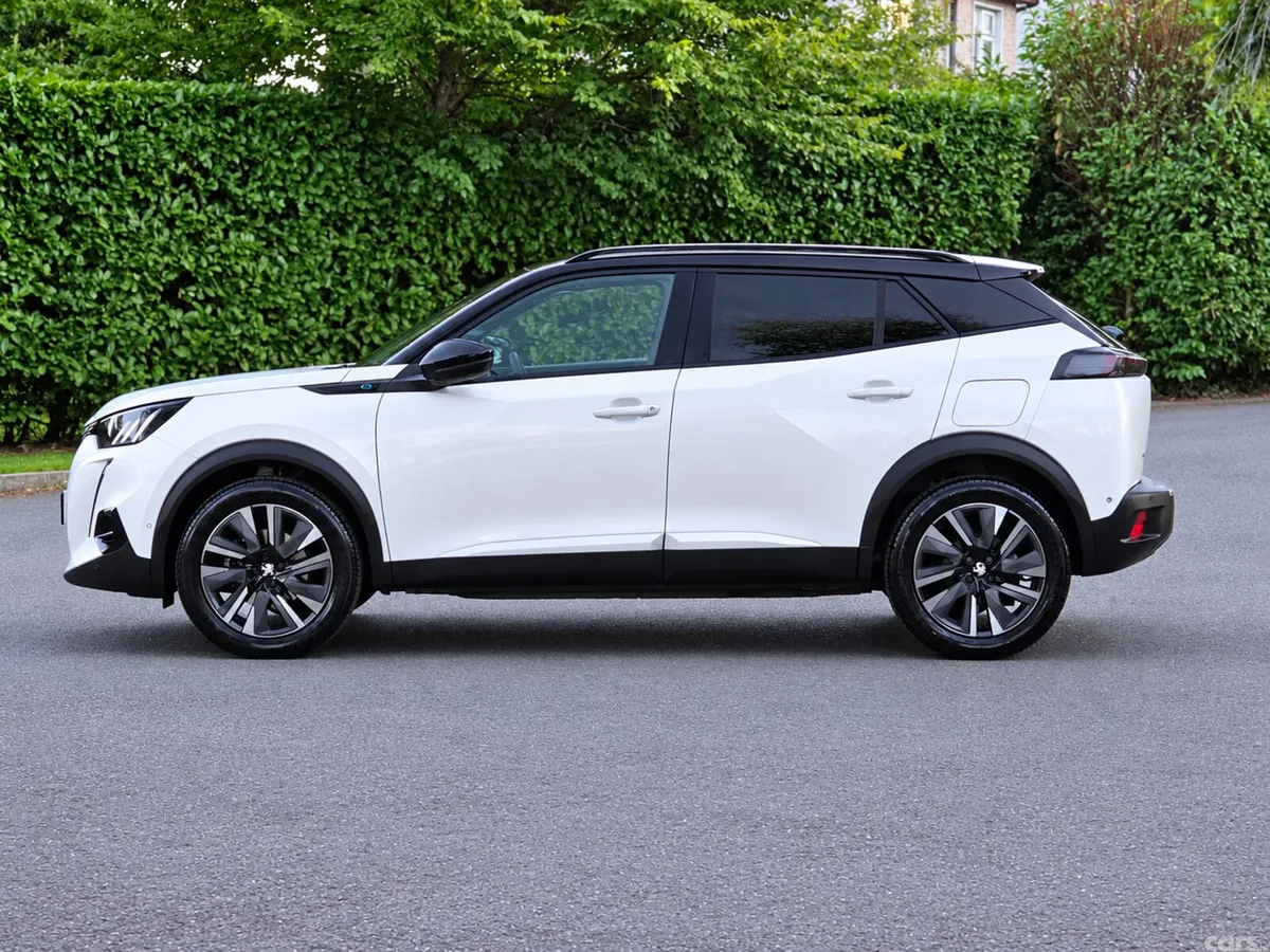 Peugeot 2008 SUV, Electric, 2022, White
