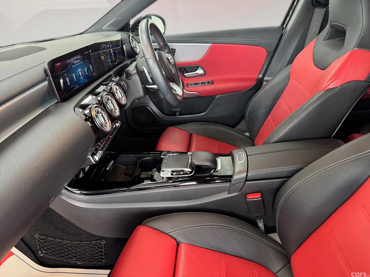 Mercedes-Benz A-Class Hatchback, Diesel, 2019, Black