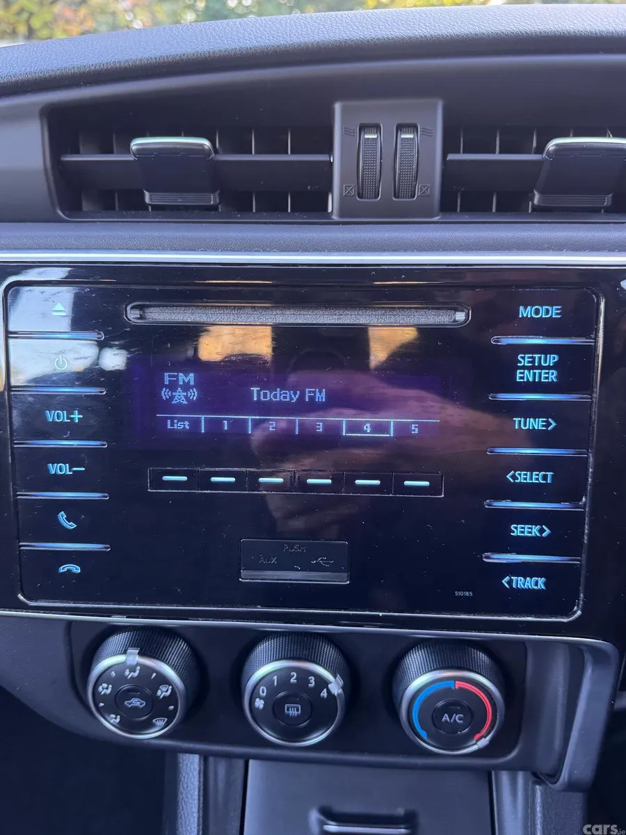 Toyota Corolla Saloon, Petrol, 2017, Grey