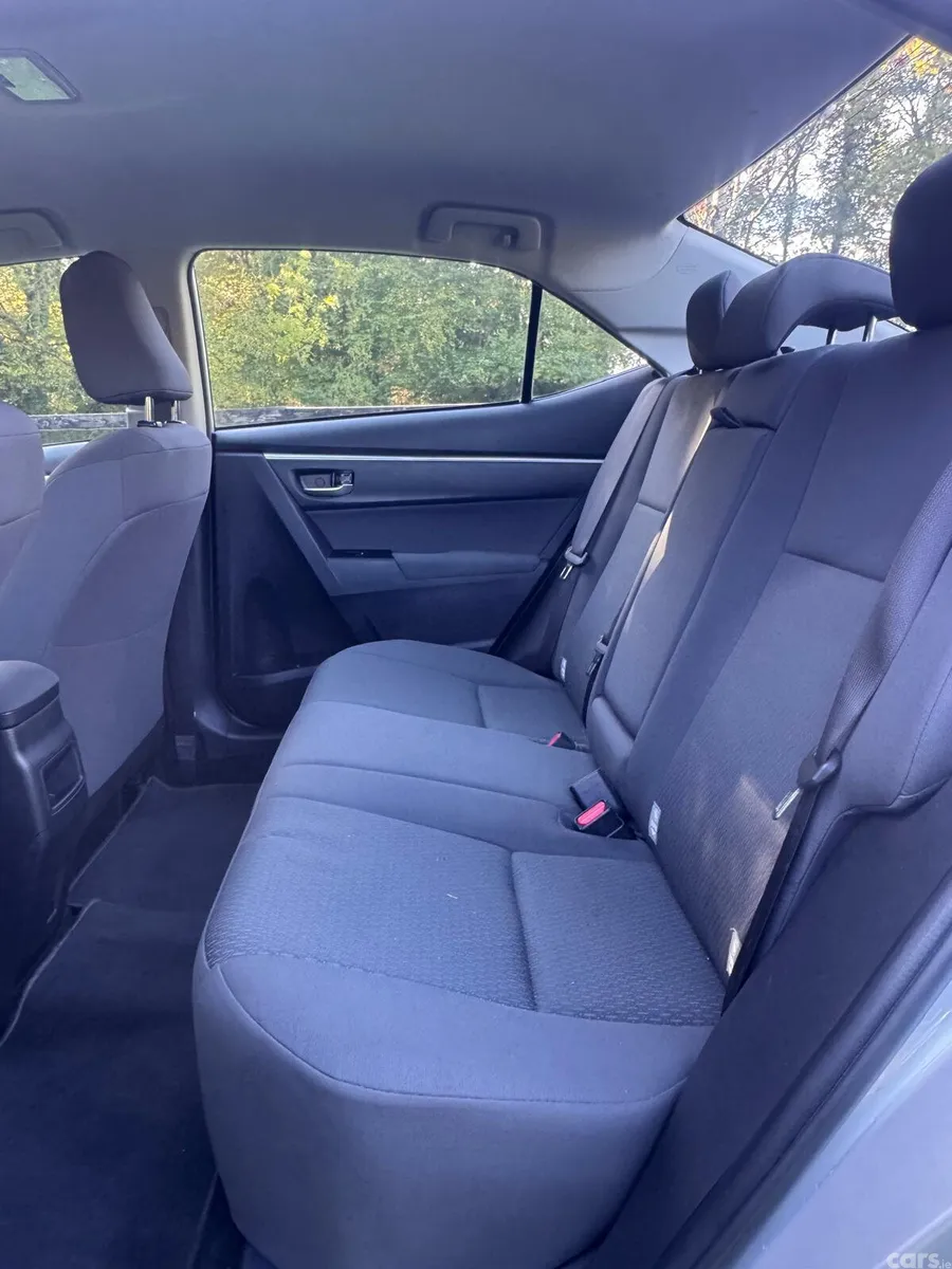 Toyota Corolla Saloon, Petrol, 2017, Grey