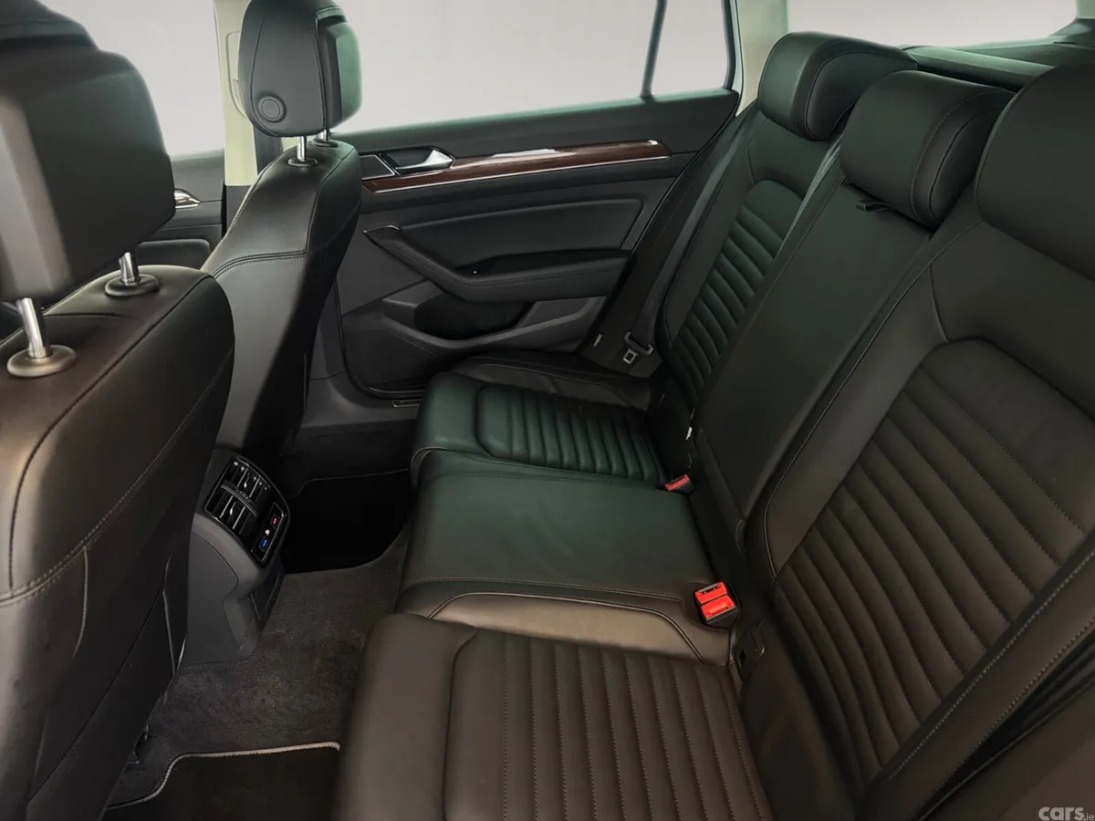 Volkswagen Passat Estate, Diesel, 2018, White
