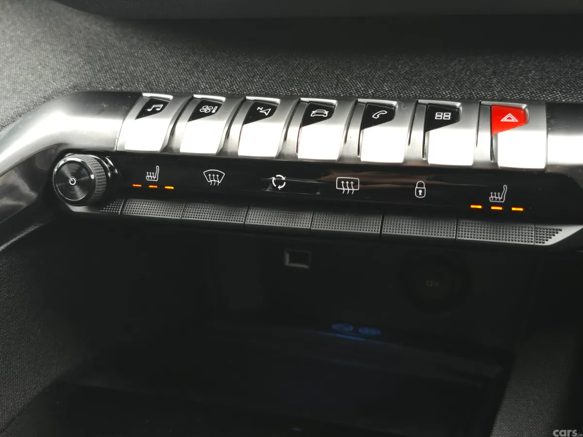 Peugeot 5008 MPV, Diesel, 2019, Grey