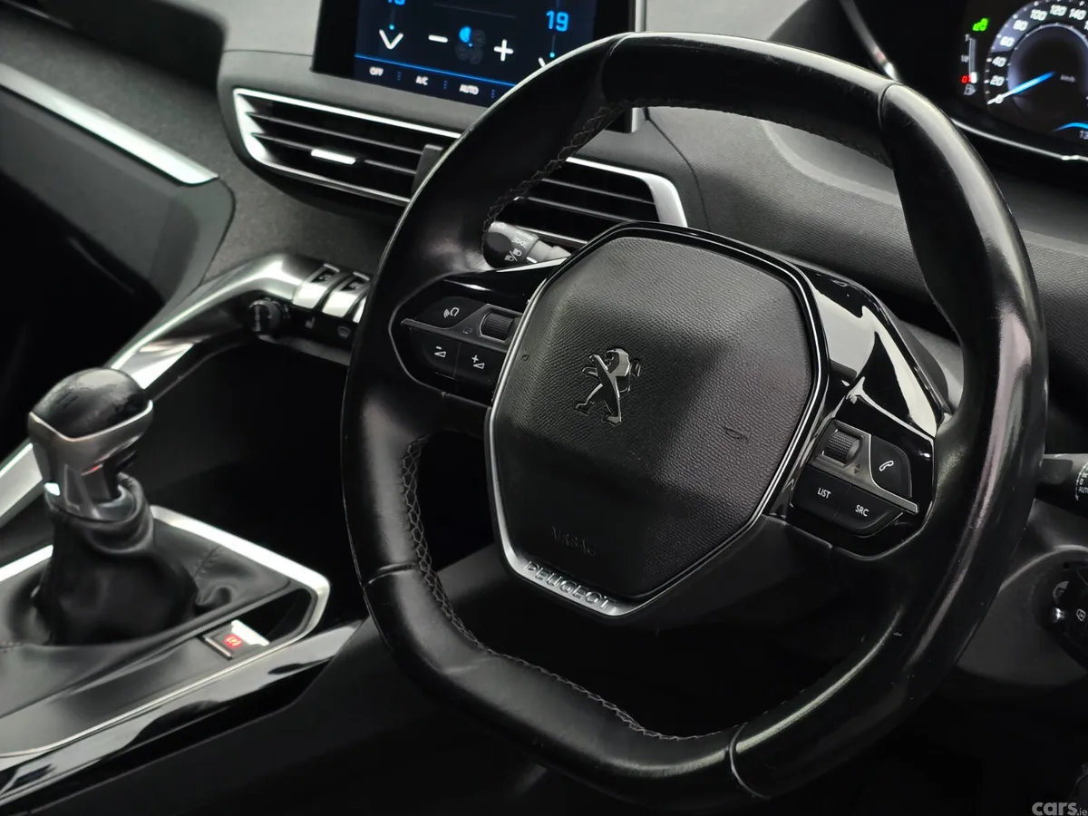 Peugeot 5008 MPV, Diesel, 2019, Grey