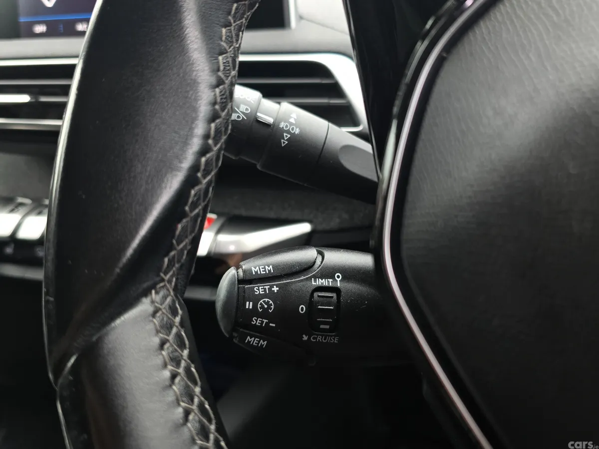 Peugeot 5008 MPV, Diesel, 2019, Grey