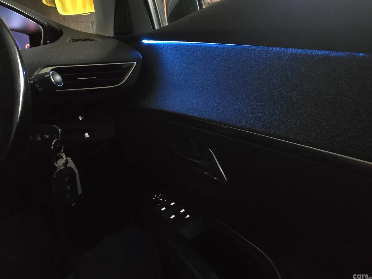 Peugeot 5008 MPV, Diesel, 2019, Grey