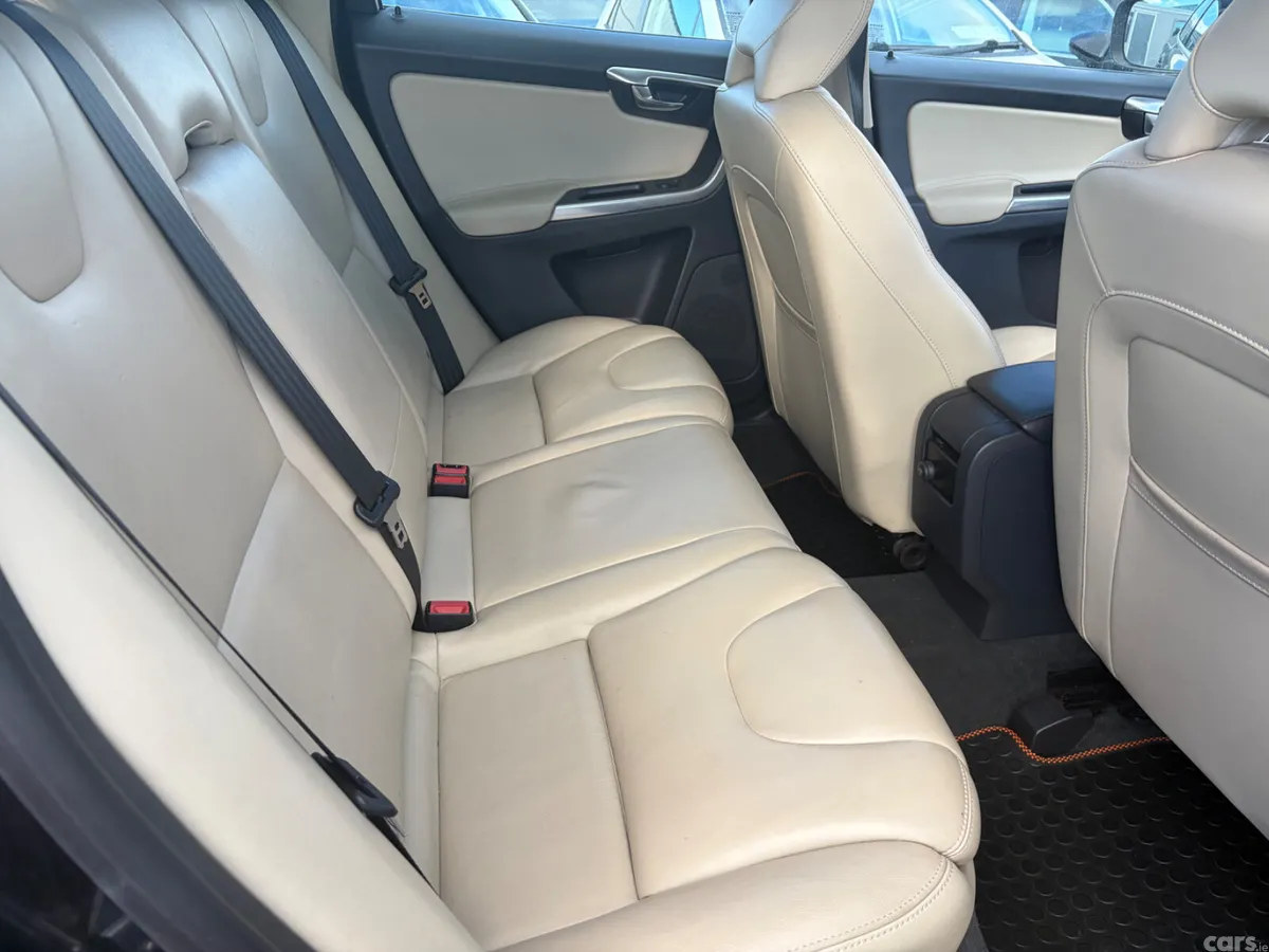 Volvo XC60 SUV, Diesel, 2015, Black
