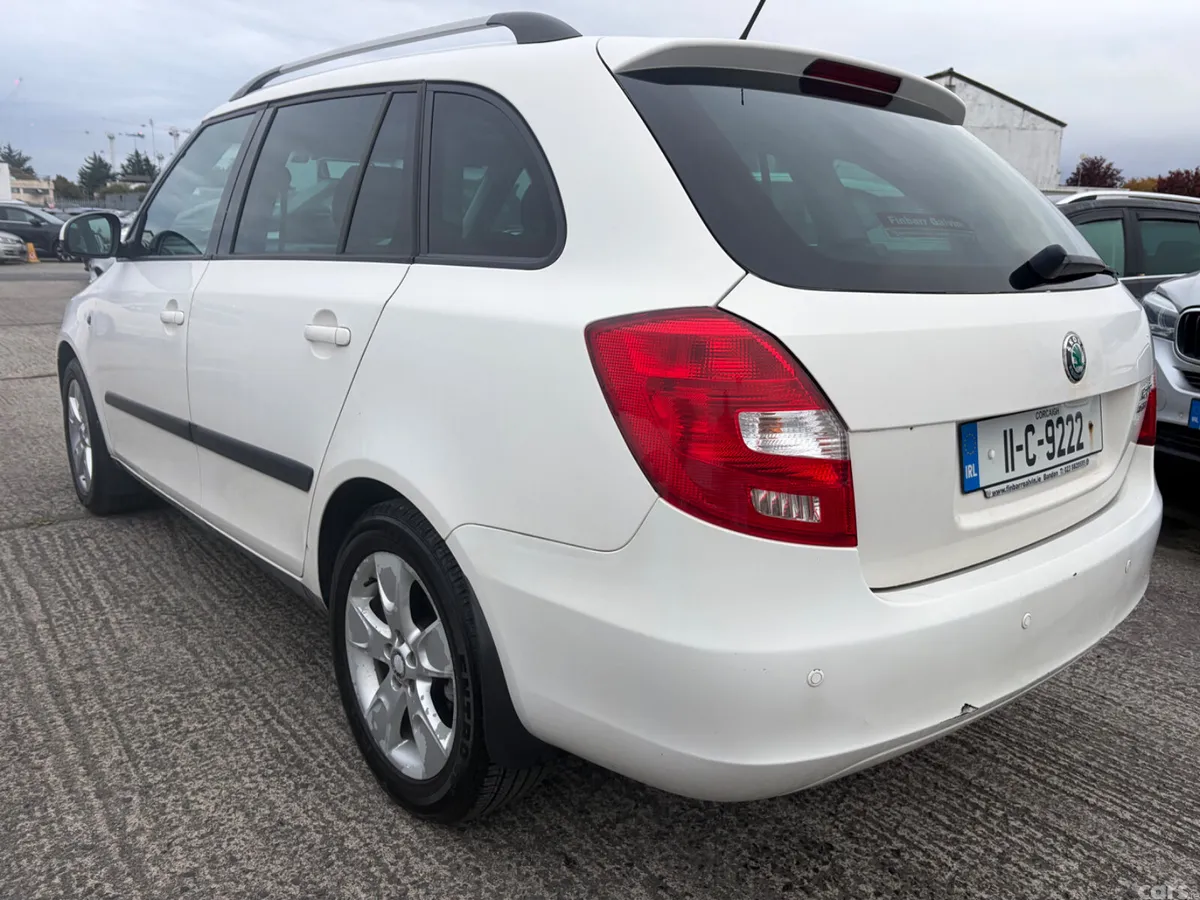 Skoda Fabia Hatchback, Petrol, 2011, White