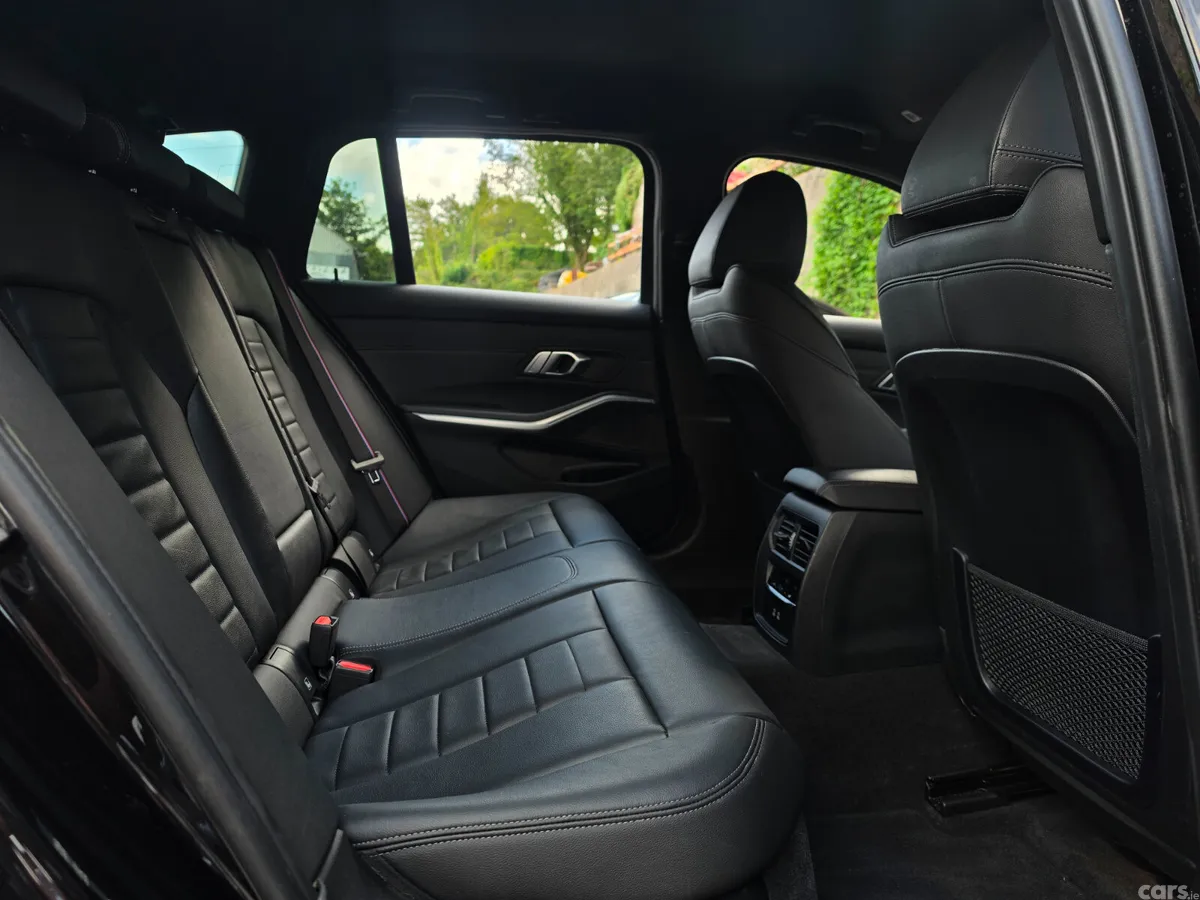 BMW 3-Series Estate, Petrol Hybrid, 2023, Black