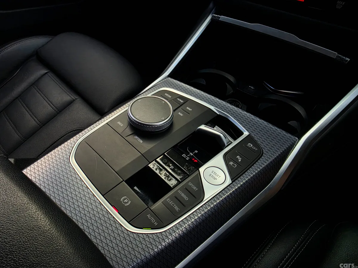 BMW 3-Series Estate, Petrol Hybrid, 2023, Black