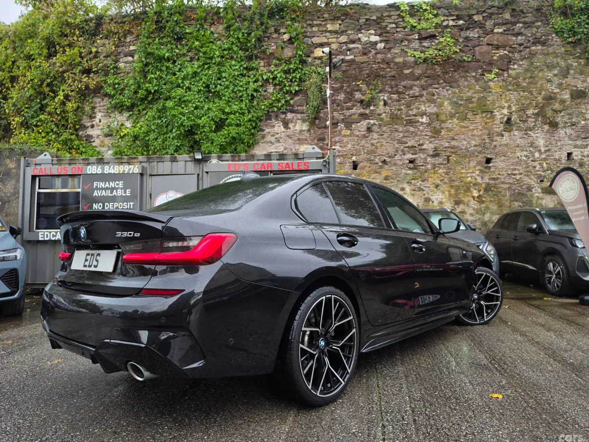 BMW 3-Series Saloon, Petrol Hybrid, 2020, Black
