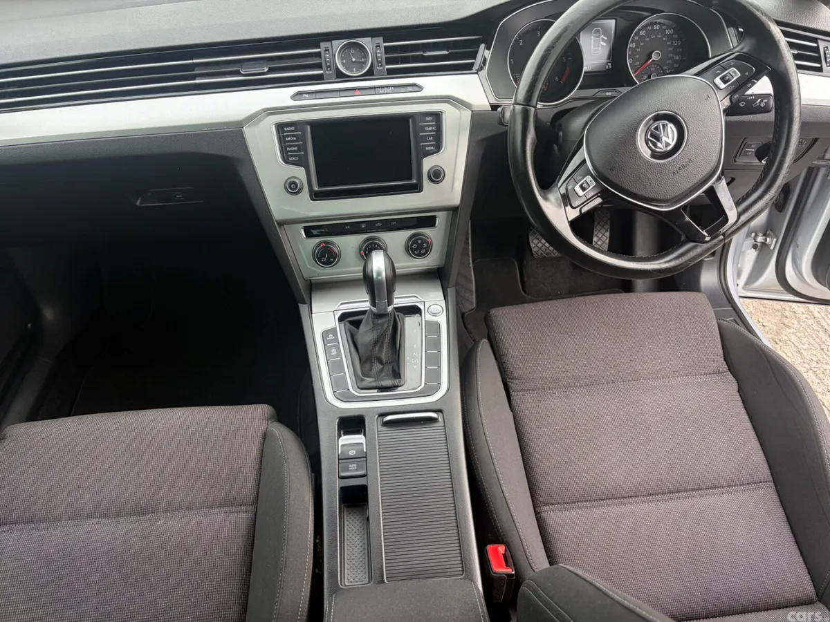 Volkswagen Passat Saloon, Diesel, 2017, Silver