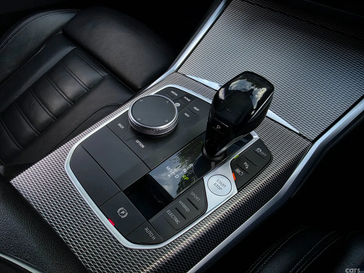 BMW 3-Series Saloon, Petrol Hybrid, 2020, Black