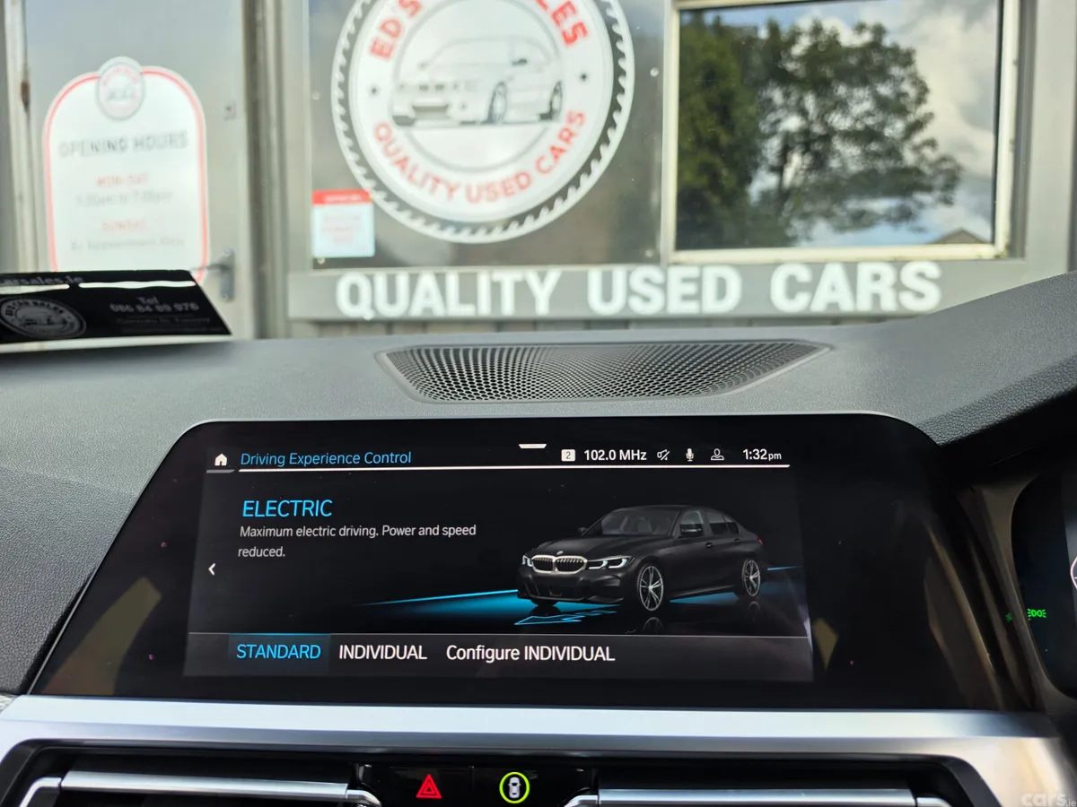 BMW 3-Series Saloon, Petrol Hybrid, 2020, Black