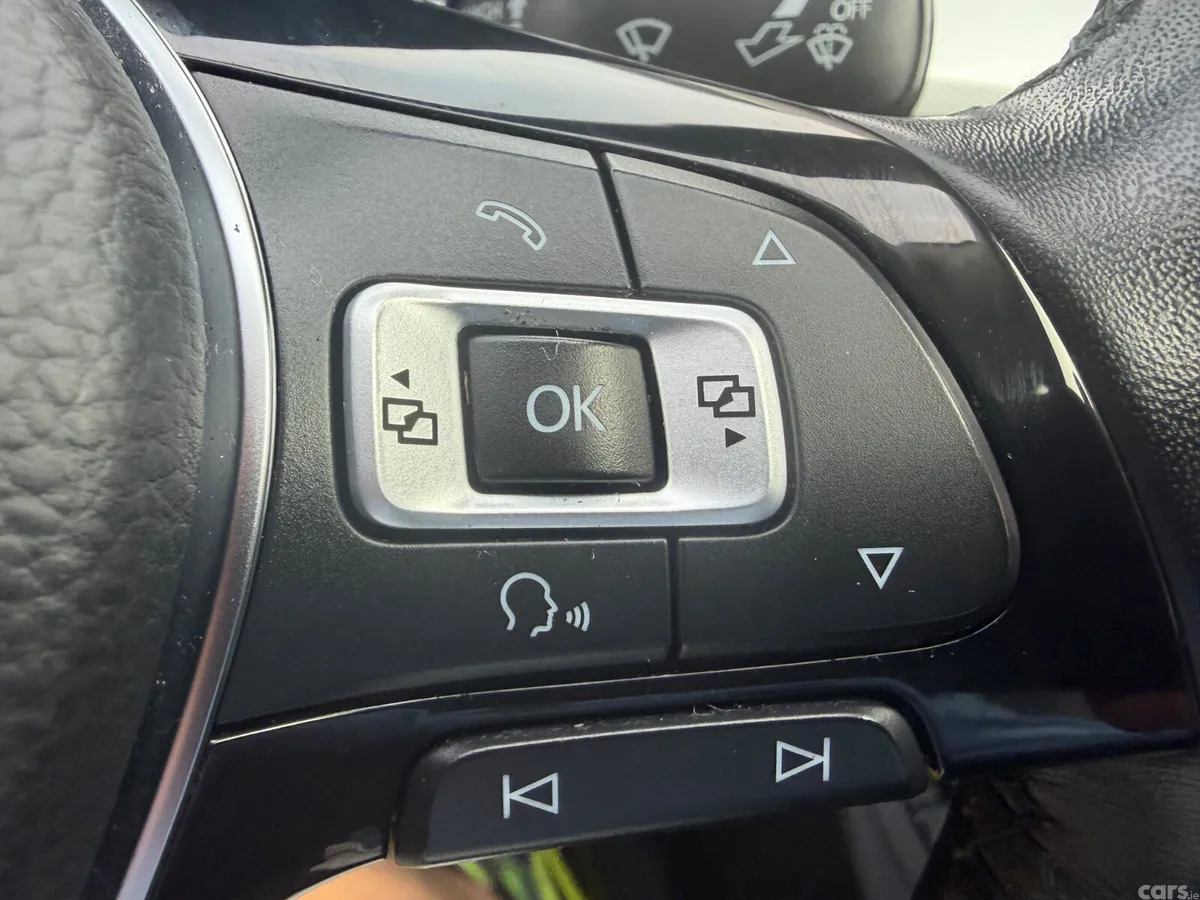 Volkswagen Passat Saloon, Diesel, 2017, Silver