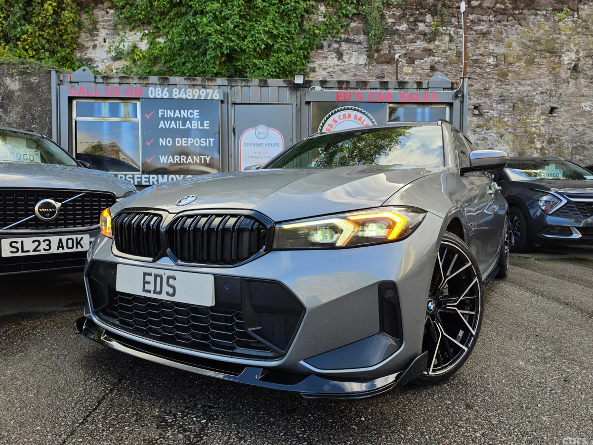 BMW 3-Series Estate, Petrol Hybrid, 2022, Grey
