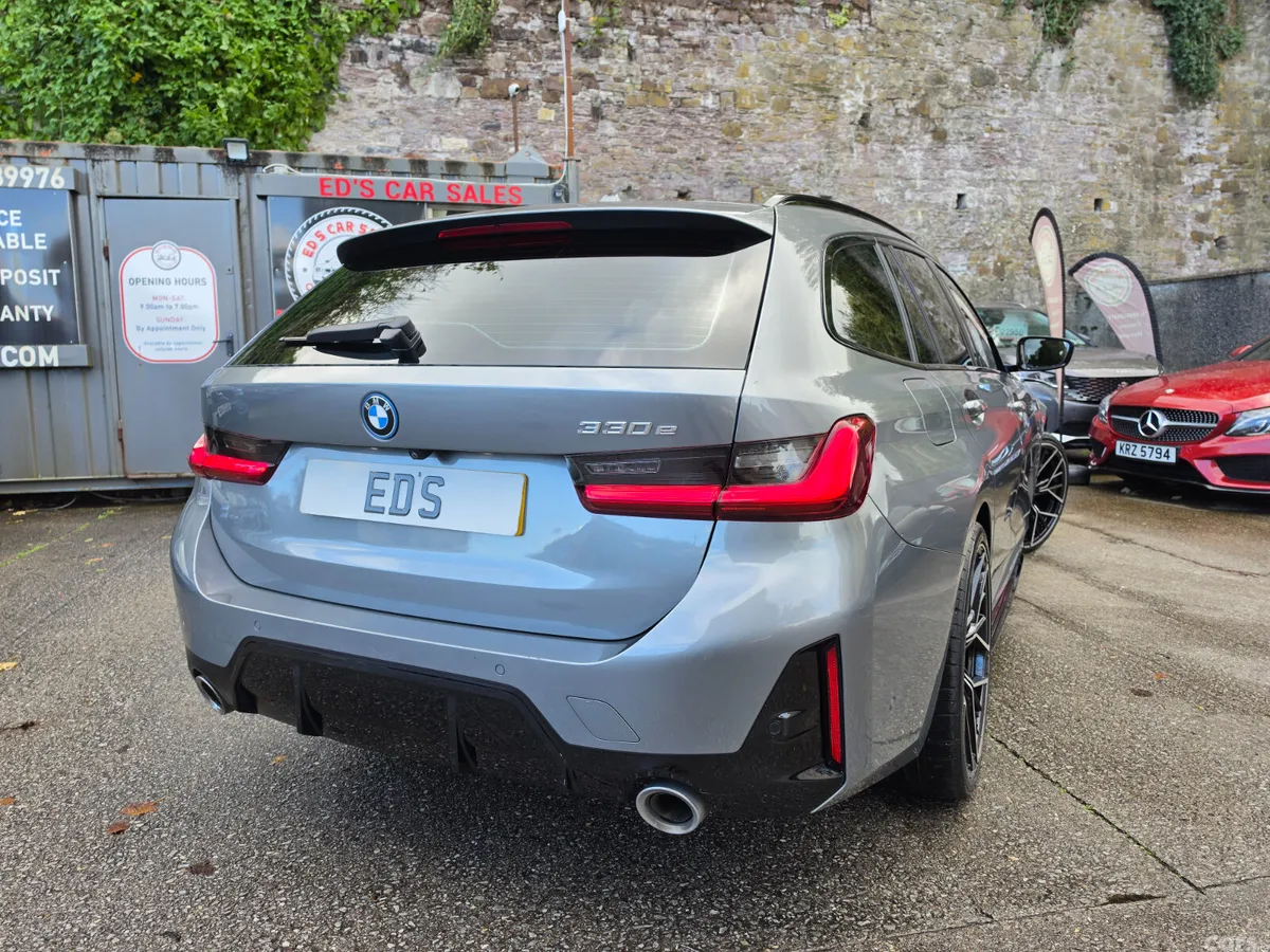 BMW 3-Series Estate, Petrol Hybrid, 2022, Grey